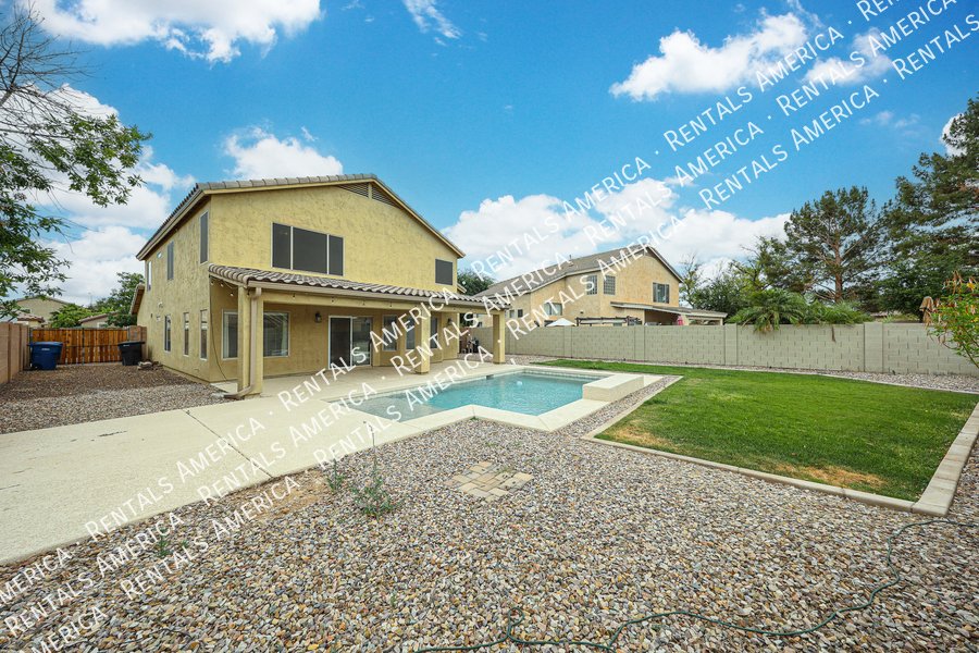 4 Bed 3 Bath Pool Home in Chandlers Copper Commons property image