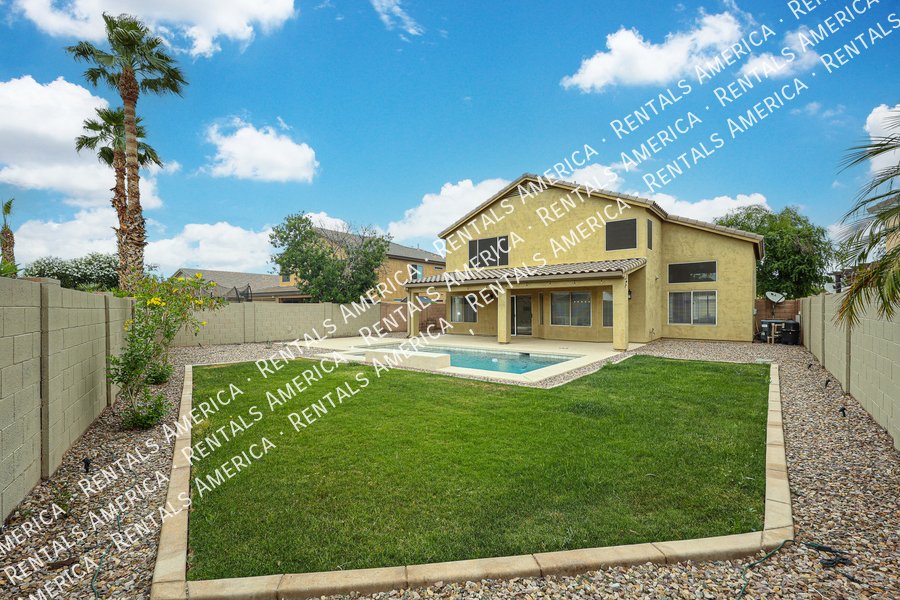 4 Bed 3 Bath Pool Home in Chandlers Copper Commons property image