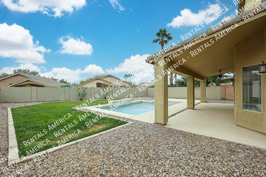 4 Bed 3 Bath Pool Home in Chandlers Copper Commons property image