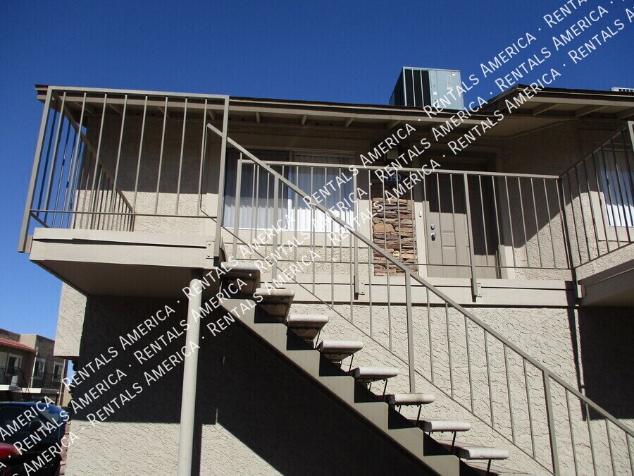 MI SPECIAL! Beautiful 2 Bed 2 Bath in S. Scottsdale! property image