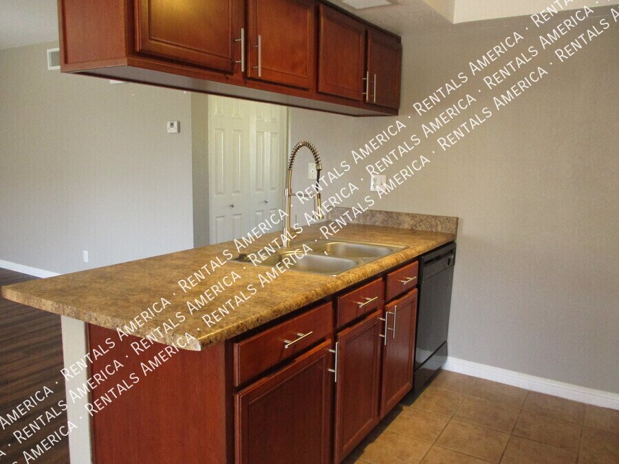 MI SPECIAL! Beautiful 2 Bed 2 Bath in S. Scottsdale! property image