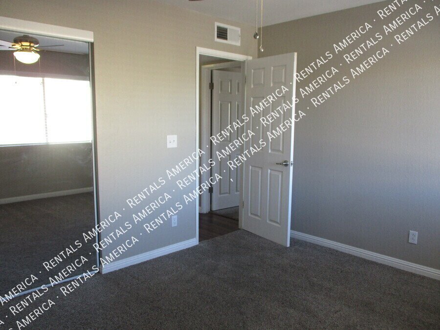 MI SPECIAL! Beautiful 2 Bed 2 Bath in S. Scottsdale! property image