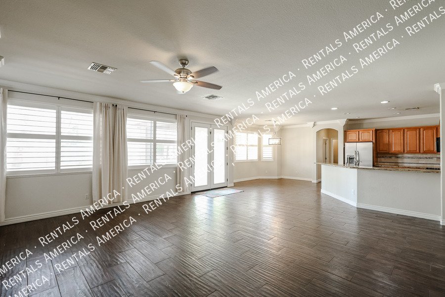 Spacious 4-bed, 2 1/2 bath home located in desirable San Tan Ranch property image