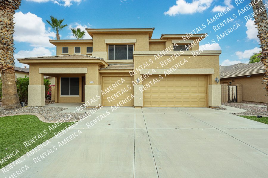 Spacious 4-bed, 2 1/2 bath home located in desirable San Tan Ranch property image