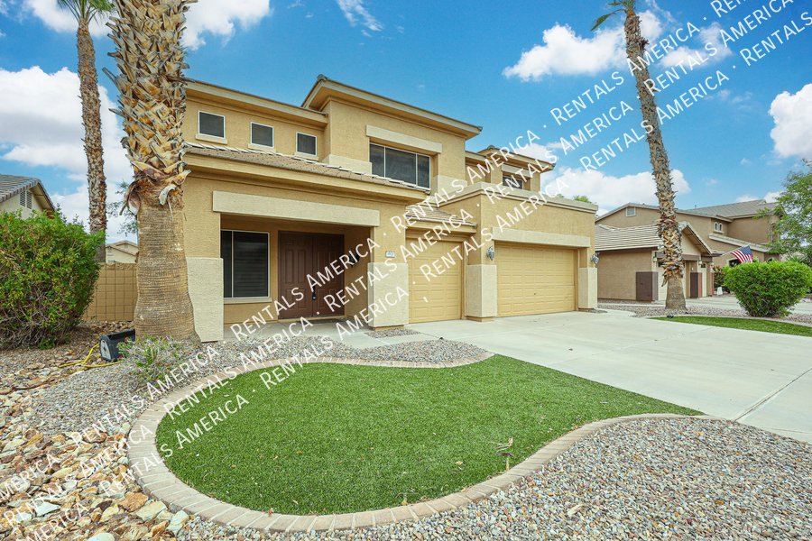 Spacious 4-bed, 2 1/2 bath home located in desirable San Tan Ranch property image