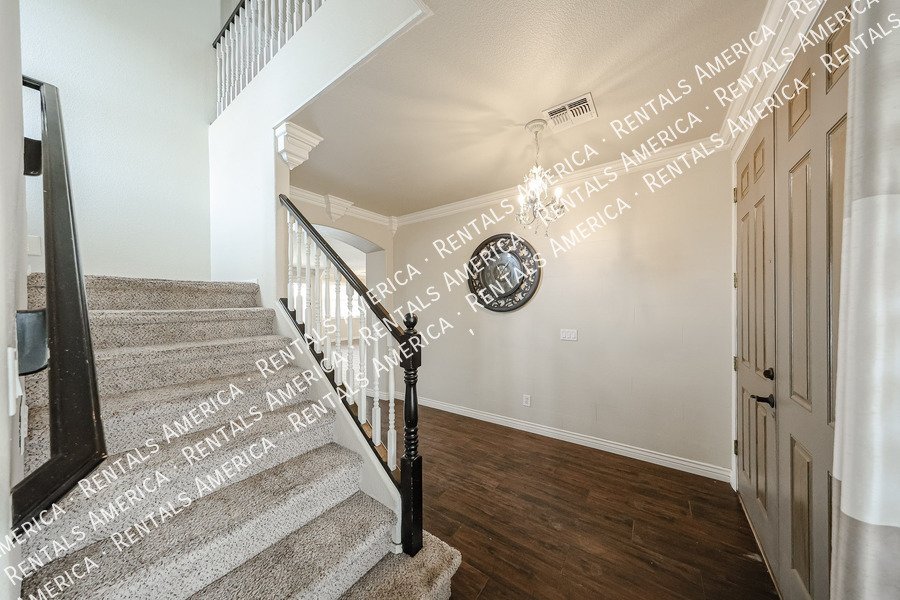 Spacious 4-bed, 2 1/2 bath home located in desirable San Tan Ranch property image