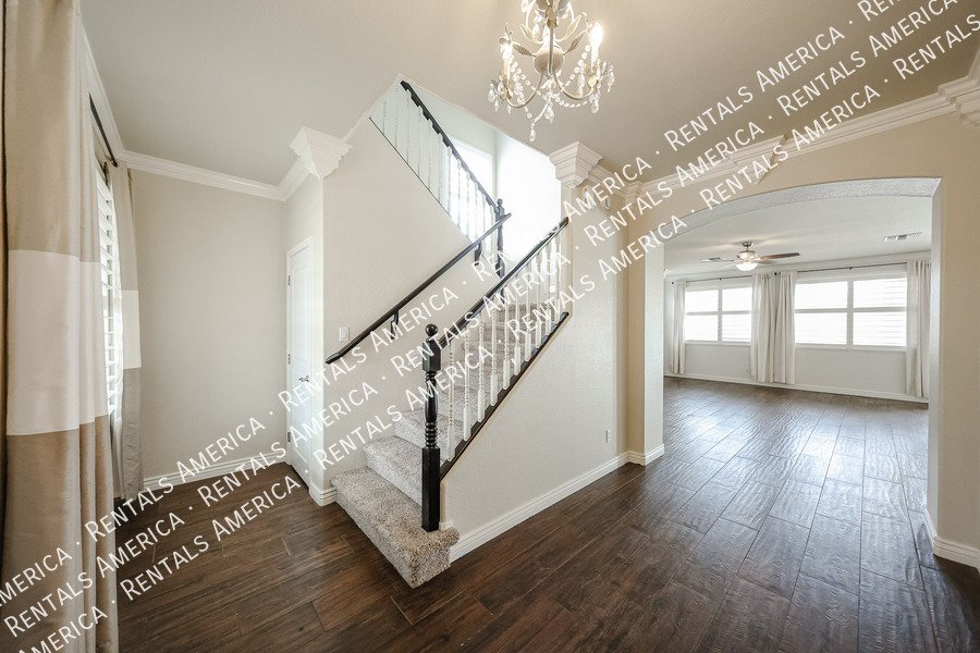 Spacious 4-bed, 2 1/2 bath home located in desirable San Tan Ranch property image