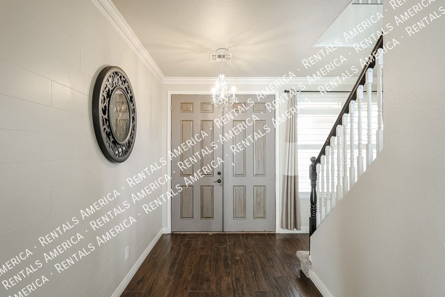 Spacious 4-bed, 2 1/2 bath home located in desirable San Tan Ranch property image