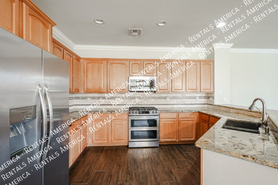 Spacious 4-bed, 2 1/2 bath home located in desirable San Tan Ranch property image