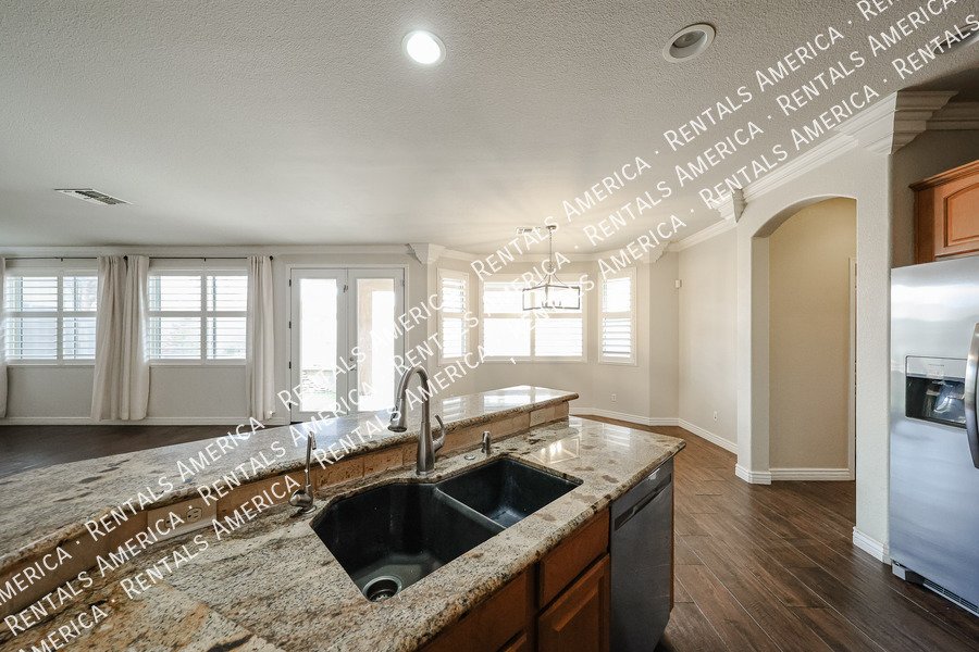 Spacious 4-bed, 2 1/2 bath home located in desirable San Tan Ranch property image