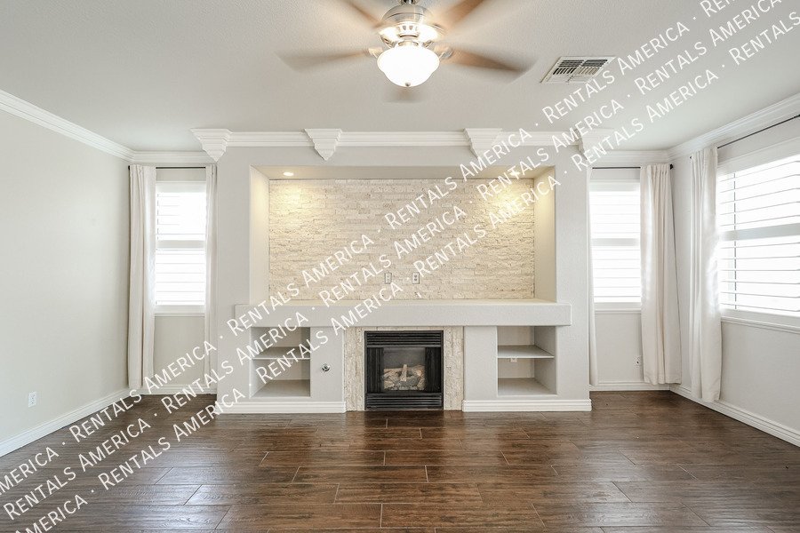 Spacious 4-bed, 2 1/2 bath home located in desirable San Tan Ranch property image