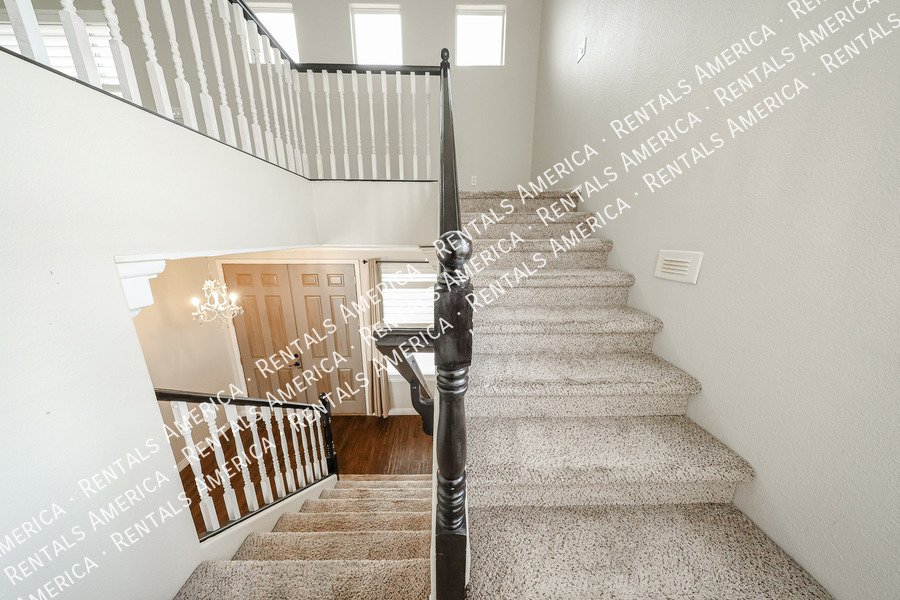 Spacious 4-bed, 2 1/2 bath home located in desirable San Tan Ranch property image