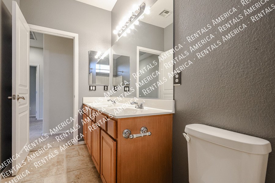 Spacious 4-bed, 2 1/2 bath home located in desirable San Tan Ranch property image