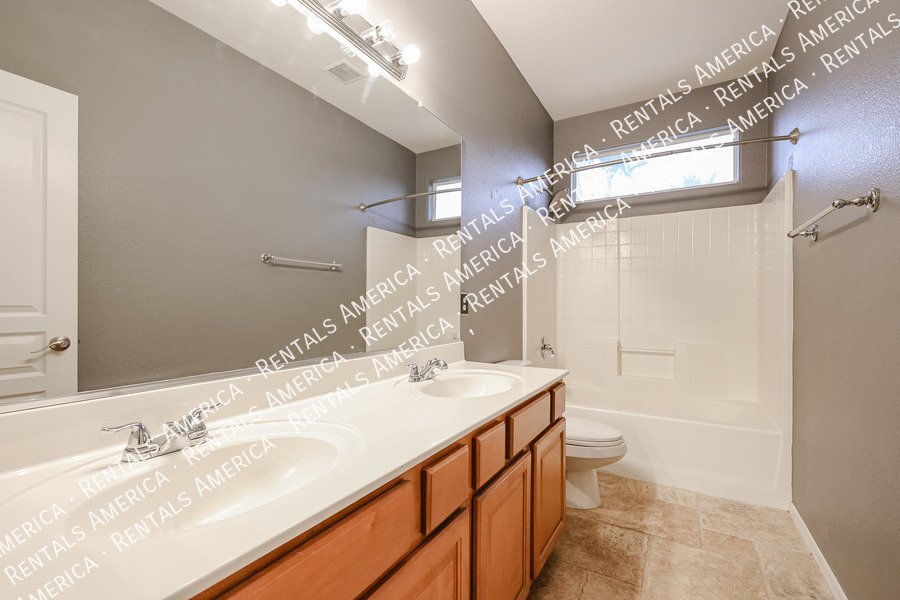 Spacious 4-bed, 2 1/2 bath home located in desirable San Tan Ranch property image