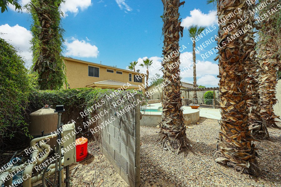 Spacious 4-bed, 2 1/2 bath home located in desirable San Tan Ranch property image
