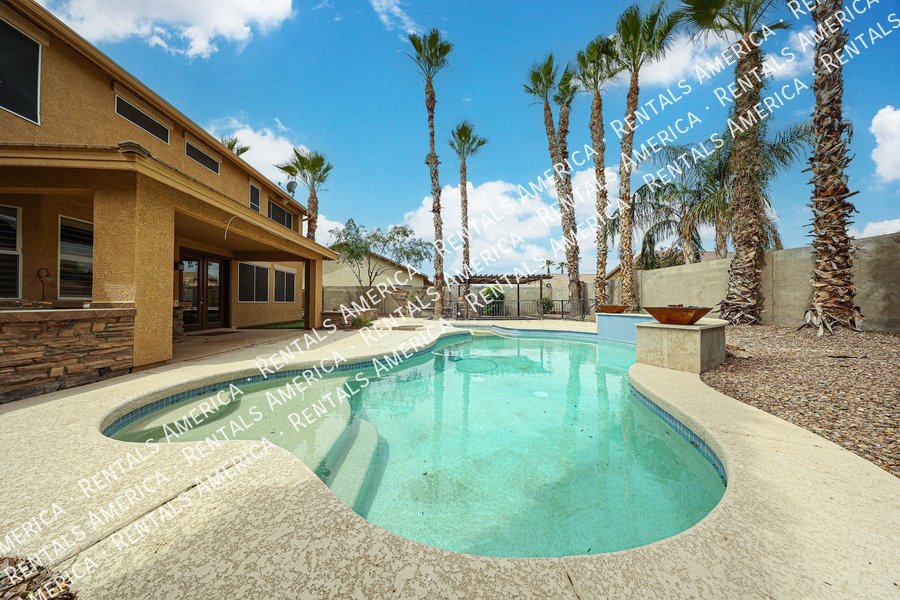 Spacious 4-bed, 2 1/2 bath home located in desirable San Tan Ranch property image