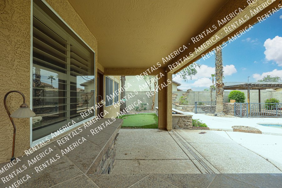 Spacious 4-bed, 2 1/2 bath home located in desirable San Tan Ranch property image