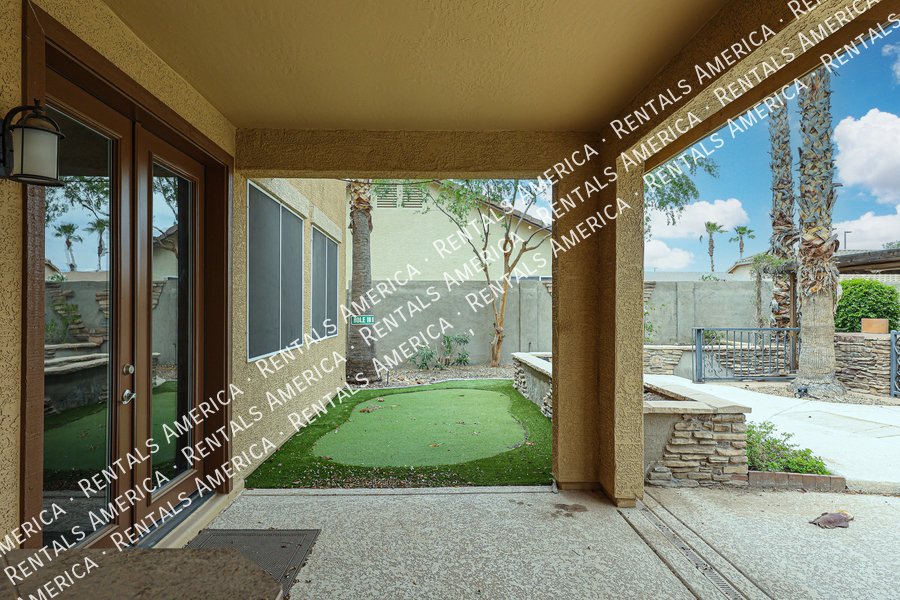 Spacious 4-bed, 2 1/2 bath home located in desirable San Tan Ranch property image