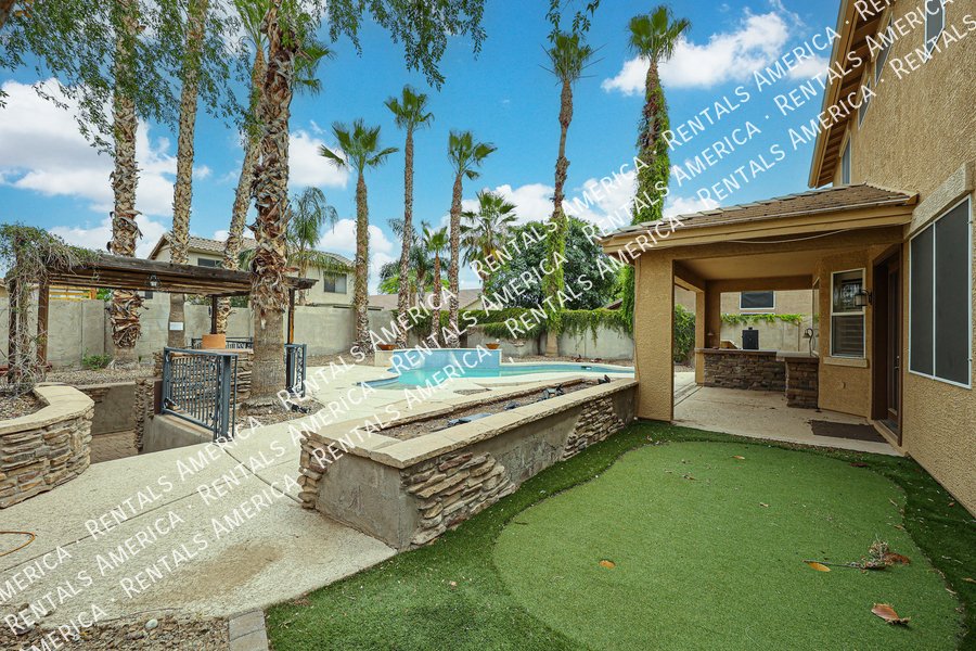 Spacious 4-bed, 2 1/2 bath home located in desirable San Tan Ranch property image