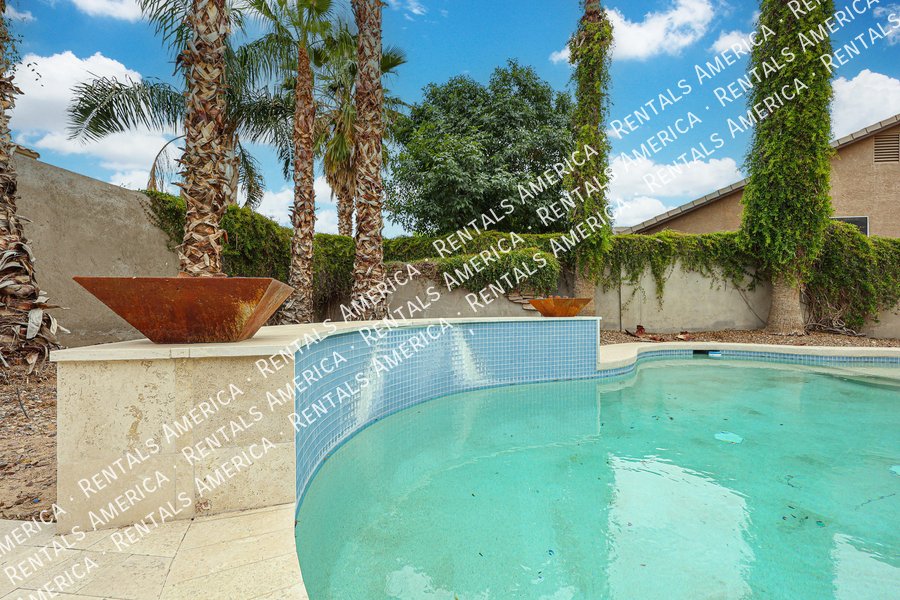 Spacious 4-bed, 2 1/2 bath home located in desirable San Tan Ranch property image