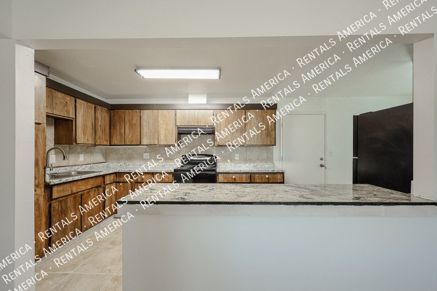 AVAILABLE NOW! Newly Remodeled 4BD 2BA House in Mesa! property image