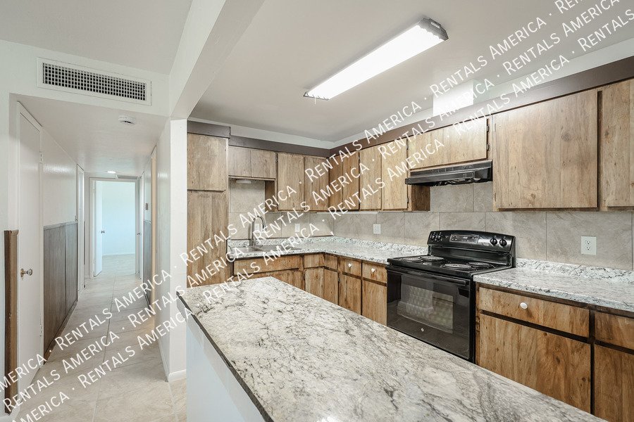 AVAILABLE NOW! Newly Remodeled 4BD 2BA House in Mesa! property image