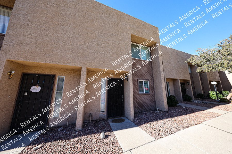 Must See! 2 bedroom 1.5 bath condo Available! property image