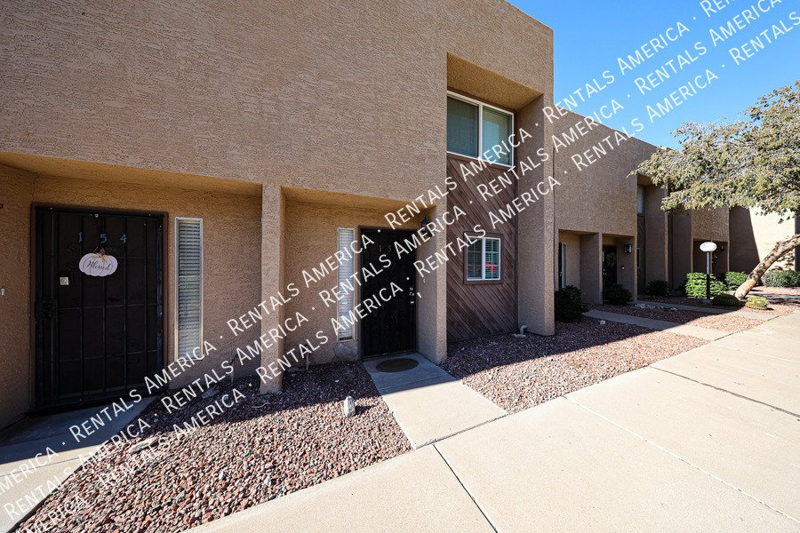 Must See! 2 bedroom 1.5 bath condo Available! property image