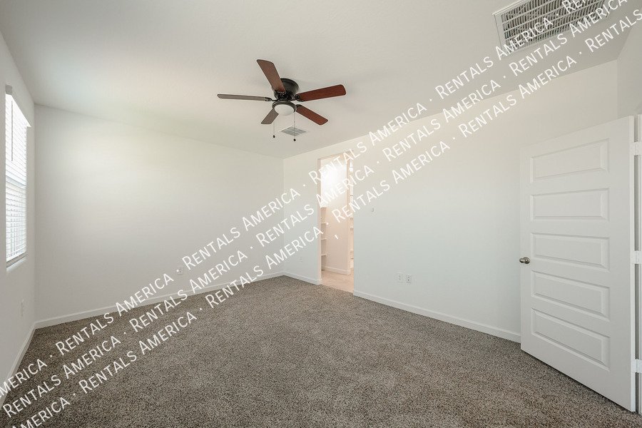 Beautiful 4-bedroom, 2-bath home located in Sorrento! property image