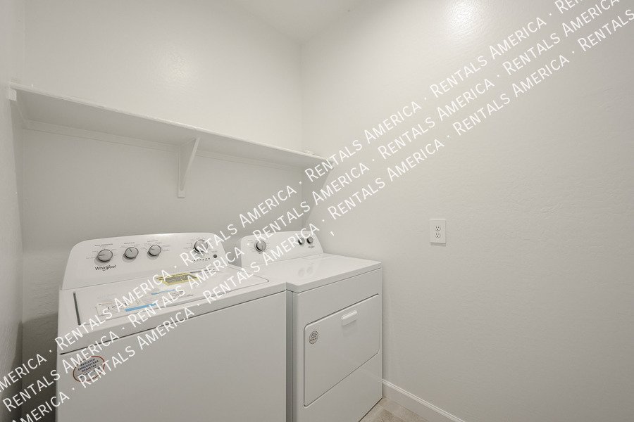 Beautiful 4-bedroom, 2-bath home located in Sorrento! property image