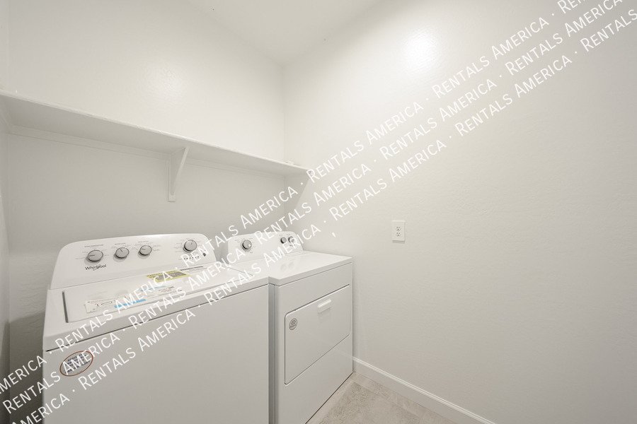 Beautiful 4-bedroom, 2-bath home located in Sorrento! property image