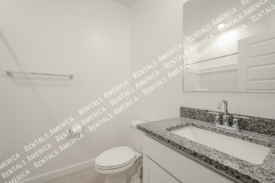 Beautiful 4-bedroom, 2-bath home located in Sorrento! property image