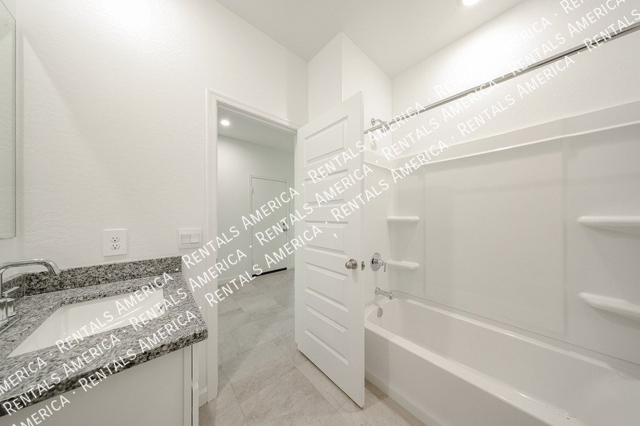 Beautiful 4-bedroom, 2-bath home located in Sorrento! property image