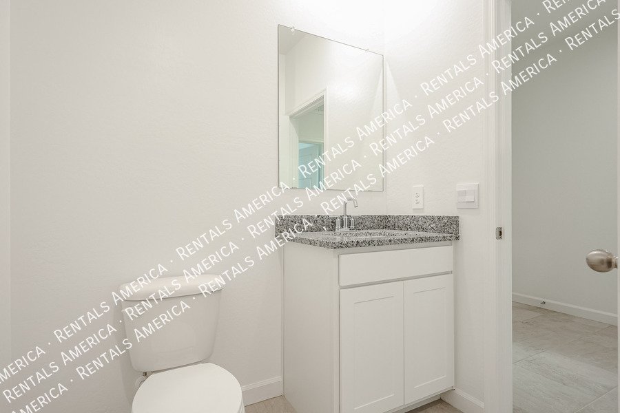 Beautiful 4-bedroom, 2-bath home located in Sorrento! property image