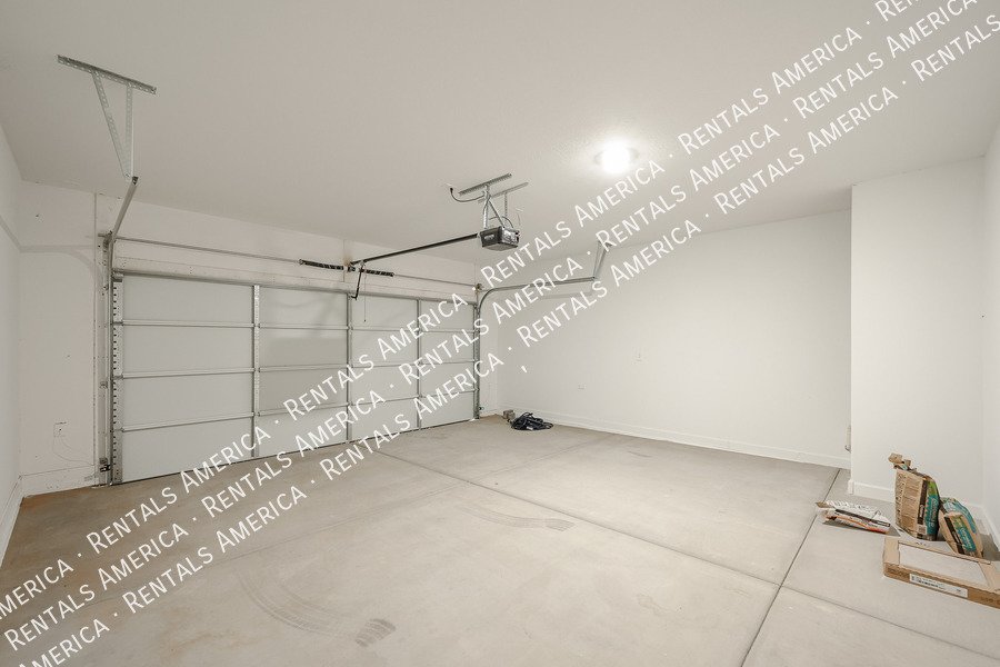 Beautiful 4-bedroom, 2-bath home located in Sorrento! property image