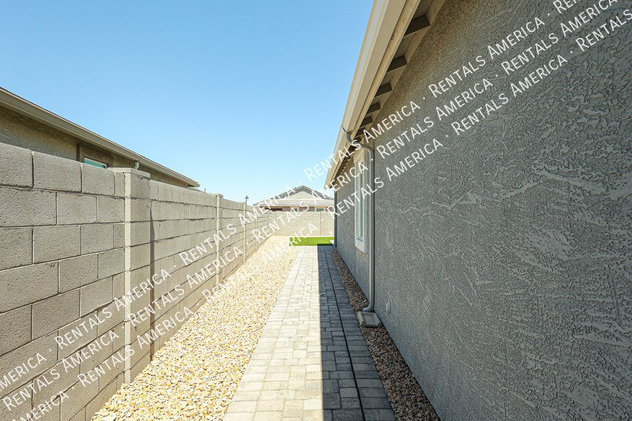 Beautiful 4-bedroom, 2-bath home located in Sorrento! property image