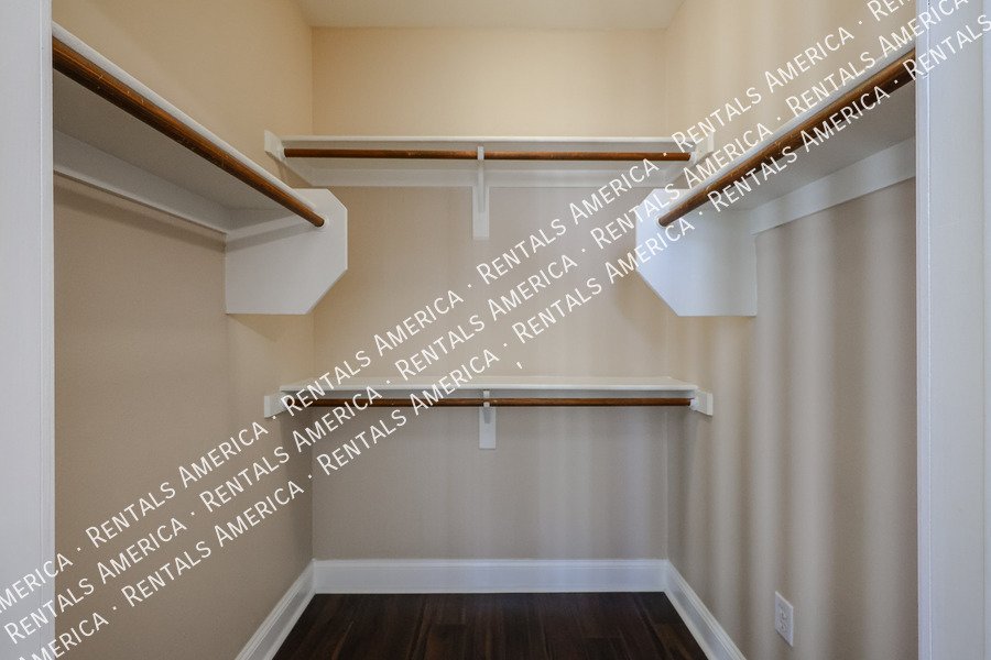 Great 2 bed, 2 bath condo with loft property image