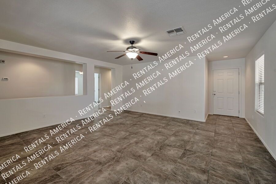 Upgraded 3 Bed 2 Bath Home in San Tan Valley! property image
