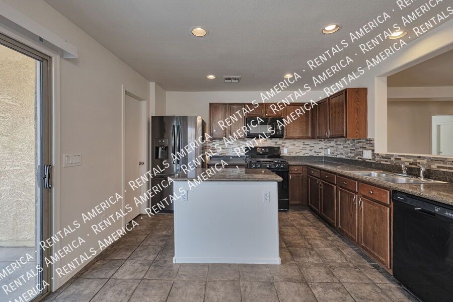 Upgraded 3 Bed 2 Bath Home in San Tan Valley! property image