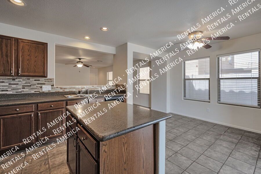Upgraded 3 Bed 2 Bath Home in San Tan Valley! property image