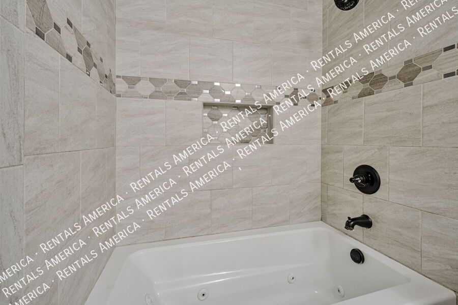 Upgraded 3 Bed 2 Bath Home in San Tan Valley! property image