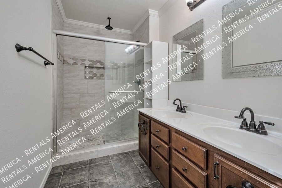 Upgraded 3 Bed 2 Bath Home in San Tan Valley! property image