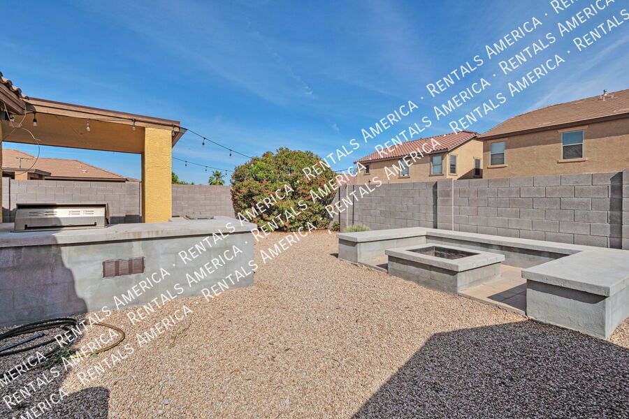 Upgraded 3 Bed 2 Bath Home in San Tan Valley! property image
