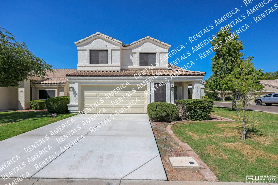 Beautiful home in Val Vista Lakes property image