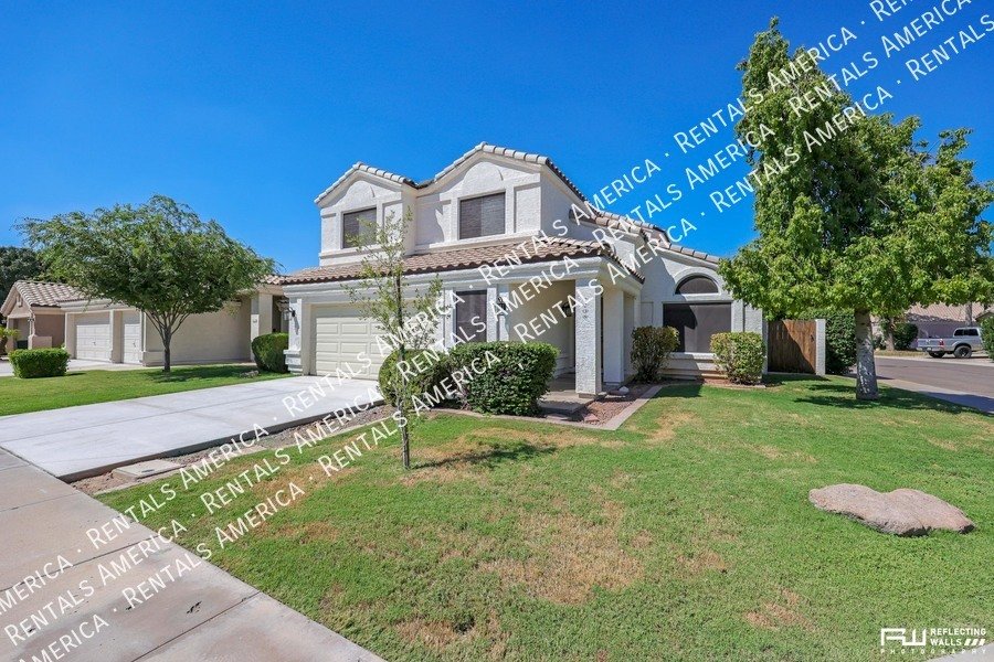 Beautiful home in Val Vista Lakes property image