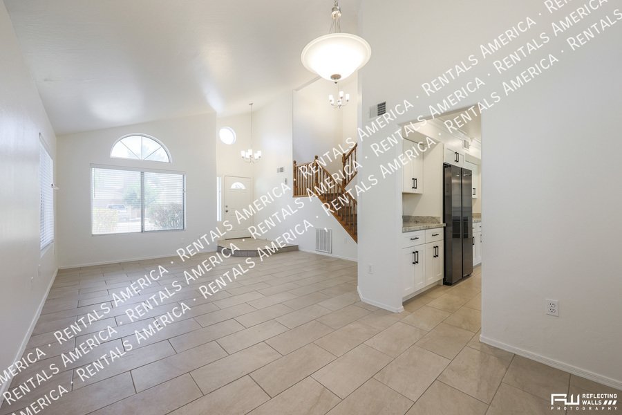 Beautiful home in Val Vista Lakes property image