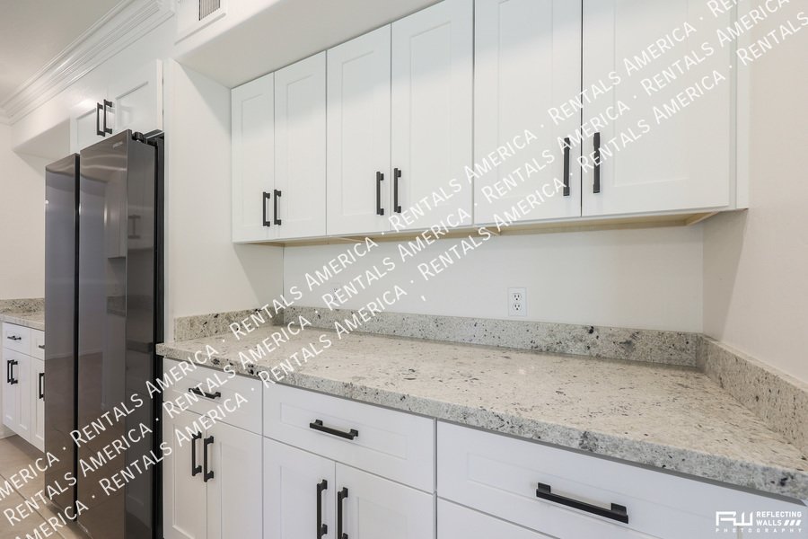 Beautiful home in Val Vista Lakes property image