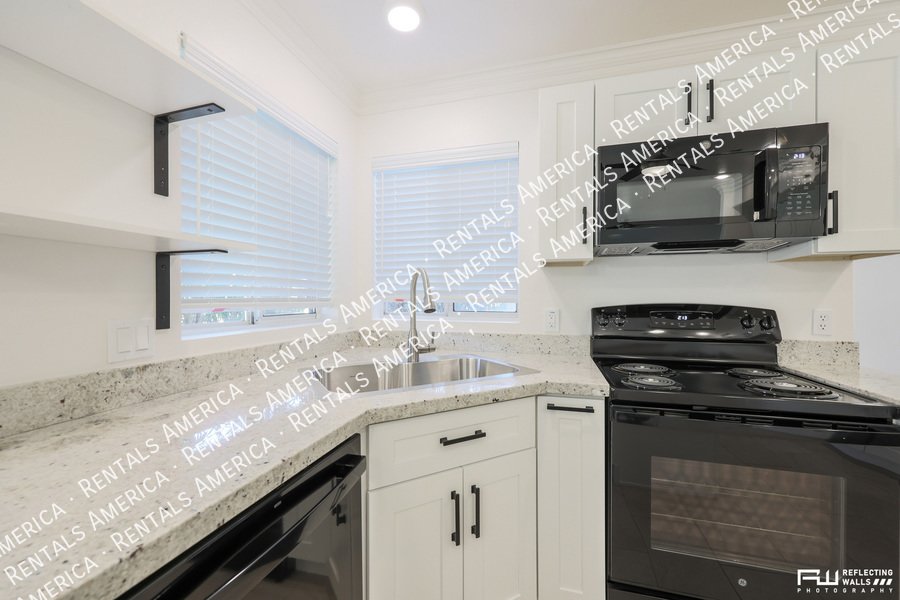 Beautiful home in Val Vista Lakes property image