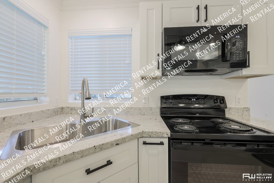 Beautiful home in Val Vista Lakes property image