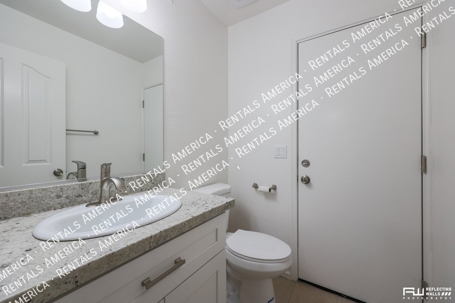 Beautiful home in Val Vista Lakes property image